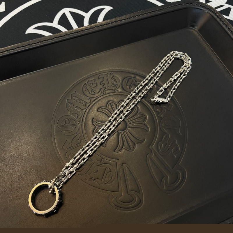 Ch**me He**ts necklaces